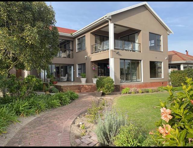 4 BEDROOM HOUSE FOR SALE IN PORT OWEN